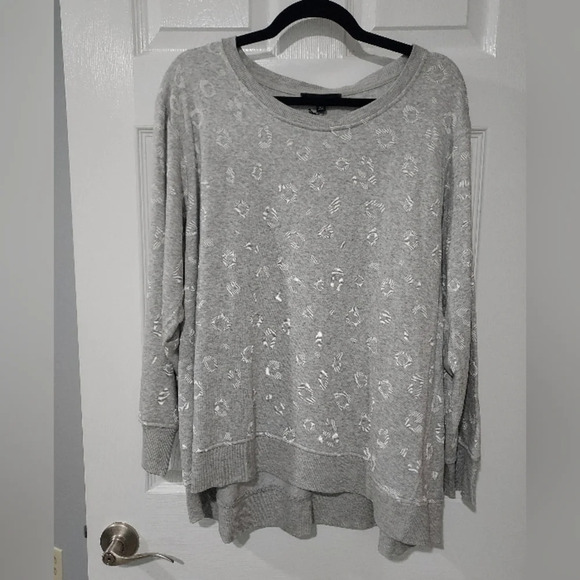 NWOT Jane + Delancey Gray Animal Print Long Sleeve Sweatshirt in Size 1X - Picture 1 of 10